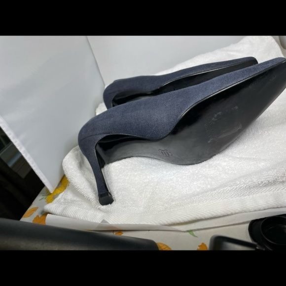 ⭐️⭐️Charles Jourdan Navy blue linen pump size 9. Like new.  3 inch heel    ⭐️⭐️ - Picture 6 of 6